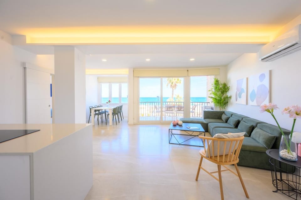 TV and multimedia, View (from property/room), View (from property/room), Living room, Sea view, Sea view, heating, heating, internet, internet, air conditioner, air conditioner