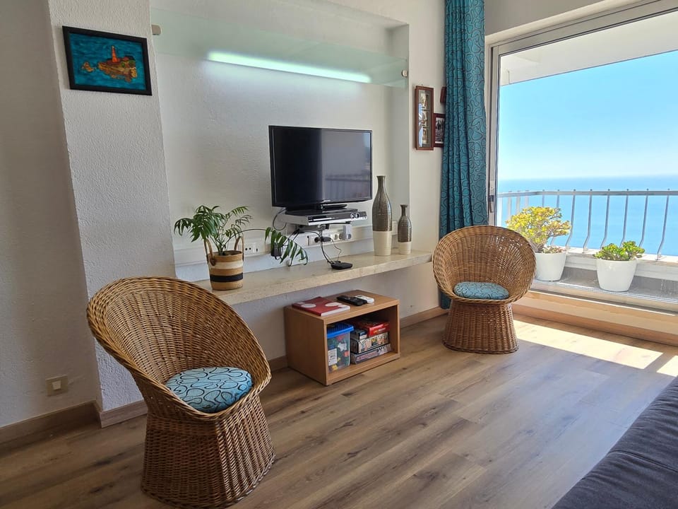 TV and multimedia, Living room, Sea view