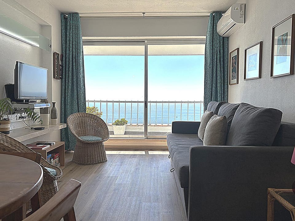 TV and multimedia, Living room, Sea view