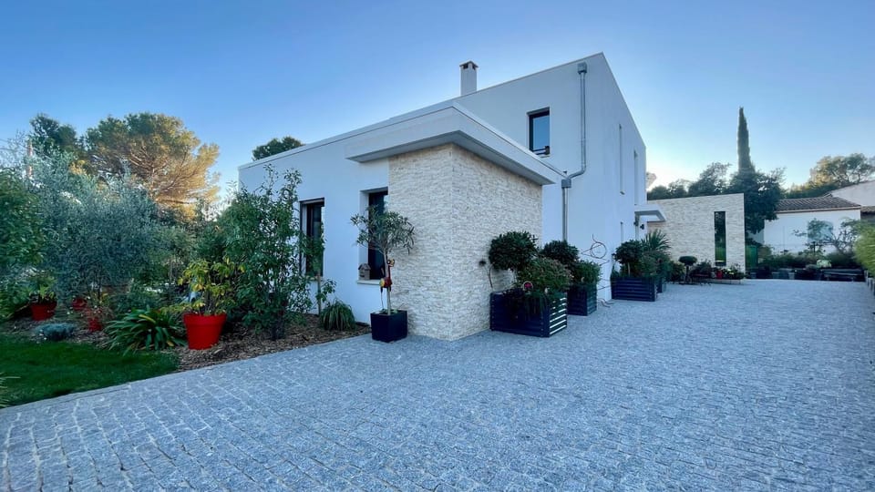 Maison La pause Contemporaine et Piscine Privée Villa in Lambesc