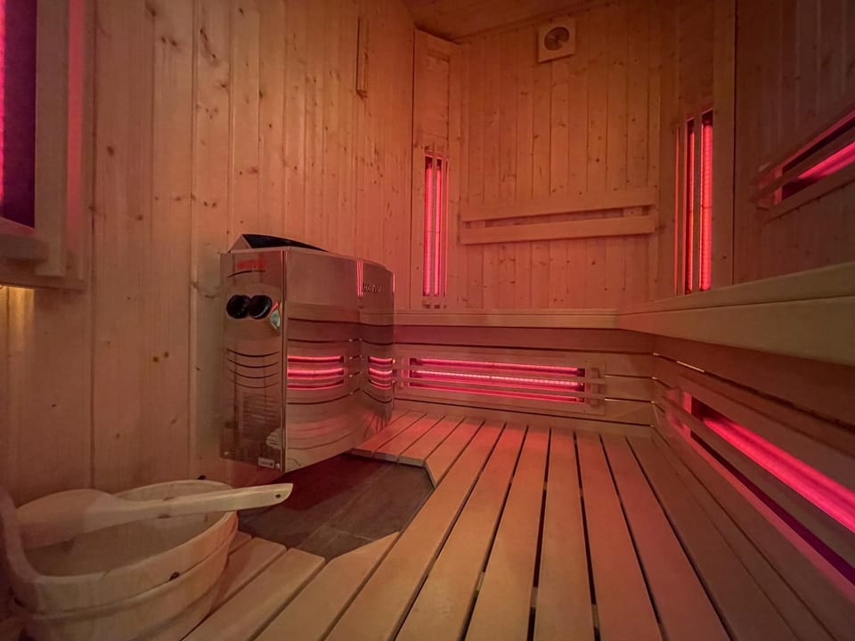 Sauna, Sauna, Spa and wellness centre/facilities