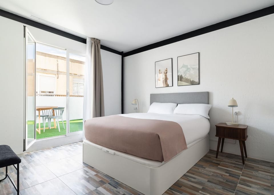 Bed, Photo of the whole room, Bedroom