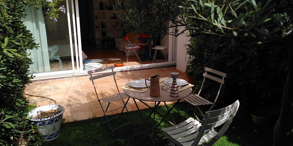 Pretty T1 with garden by the sea Apartment in Nice