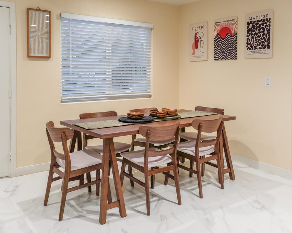Spacious Disneyland Getaway I Game Room, King Suites & EV Access I Sleeps 14 House in Midway City