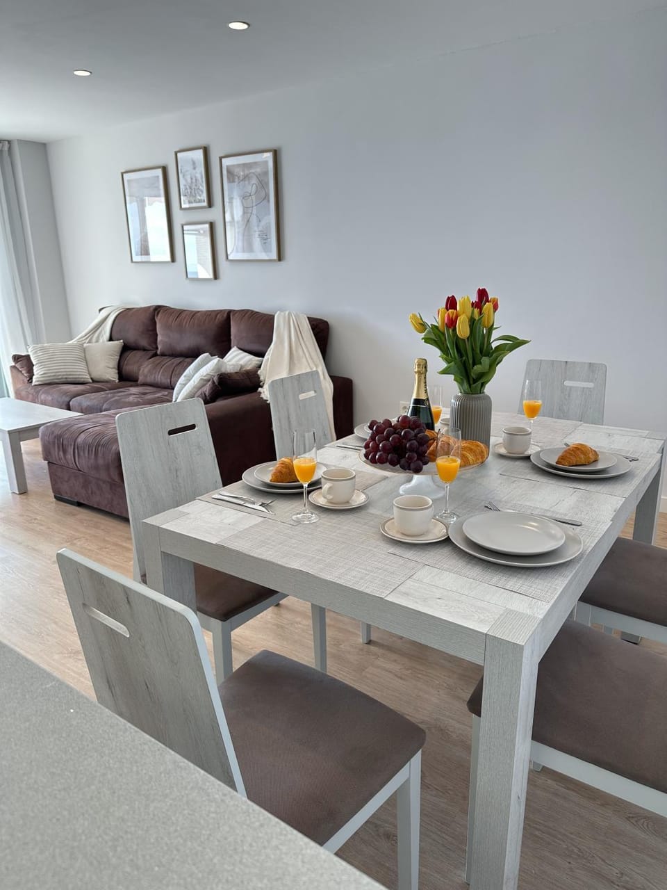 Living room, Seating area, Dining area