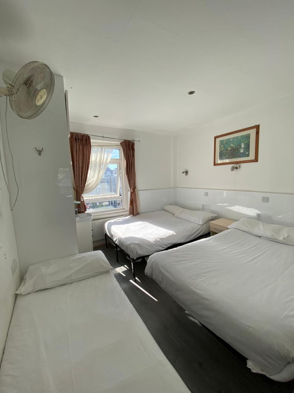 Earl's Court Rooms Capsule hotel in City of Westminster