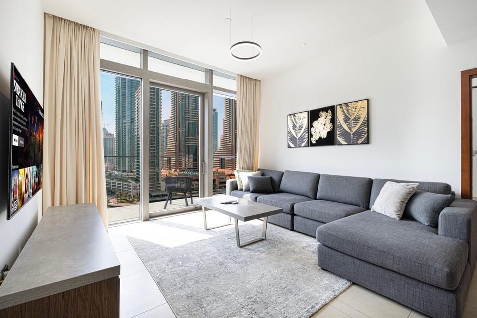 3BR Full Marina View for 8 Near The Metro! Apartment in Dubai