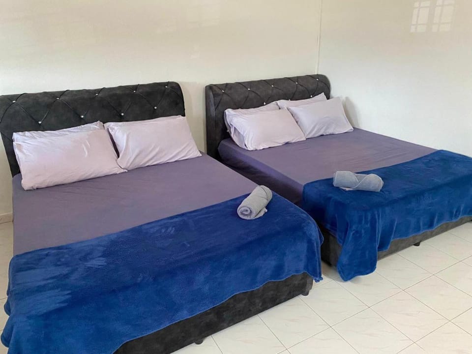 booking homestay manjung in town House in Perak