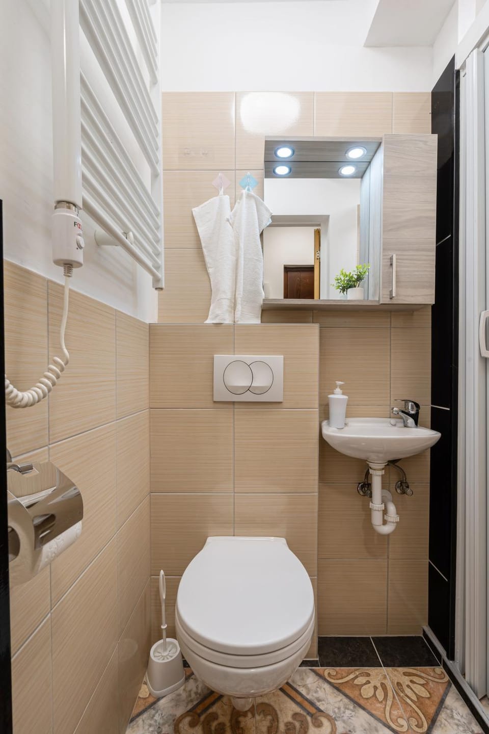 Shower, Toilet, Bathroom, towels