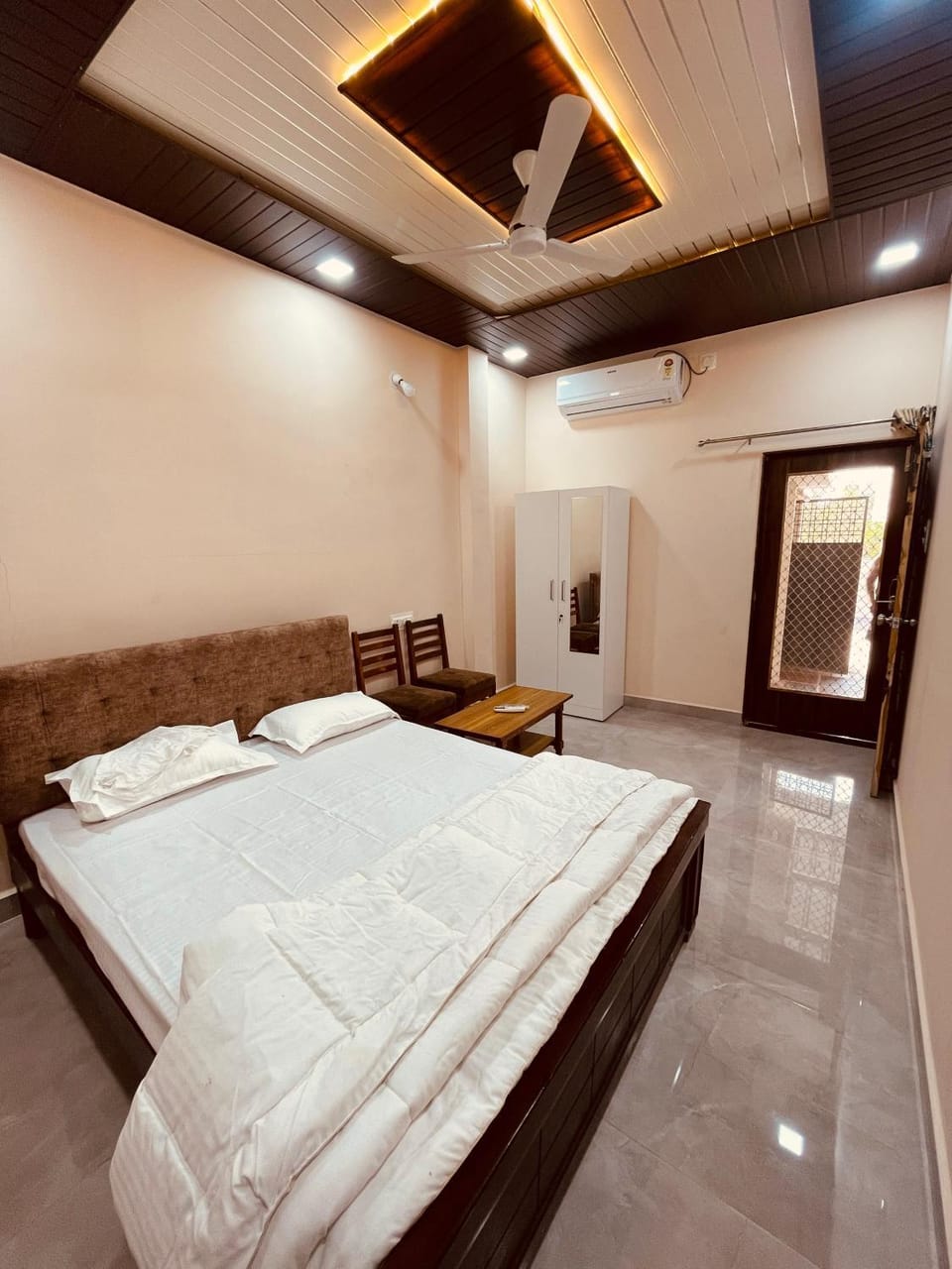 Bed, Photo of the whole room, Bedroom, wardrobe