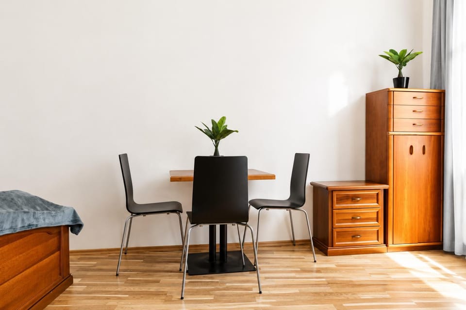 Seating area, Dining area