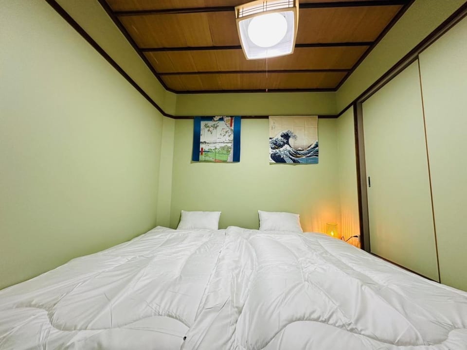 203gblhouse,大阪観光に最高の立地!黒門市場30秒,道頓堀7分,難波駅6分 Apartment in Osaka
