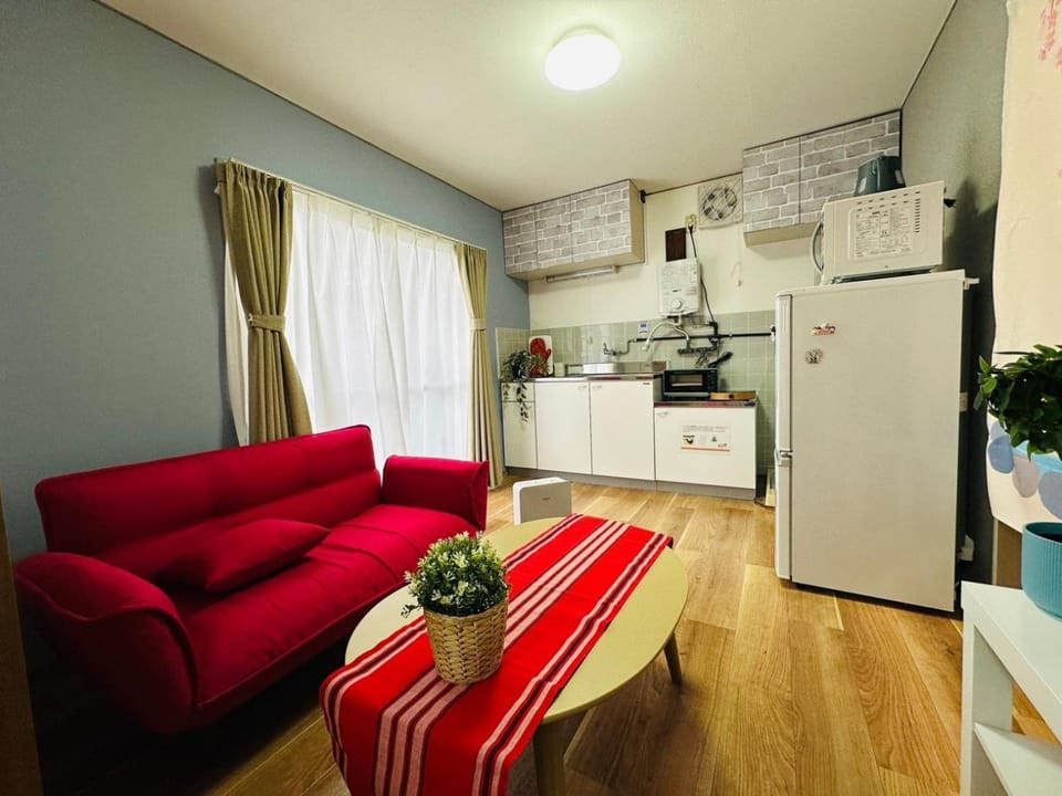 203gblhouse,大阪観光に最高の立地!黒門市場30秒,道頓堀7分,難波駅6分 Apartment in Osaka