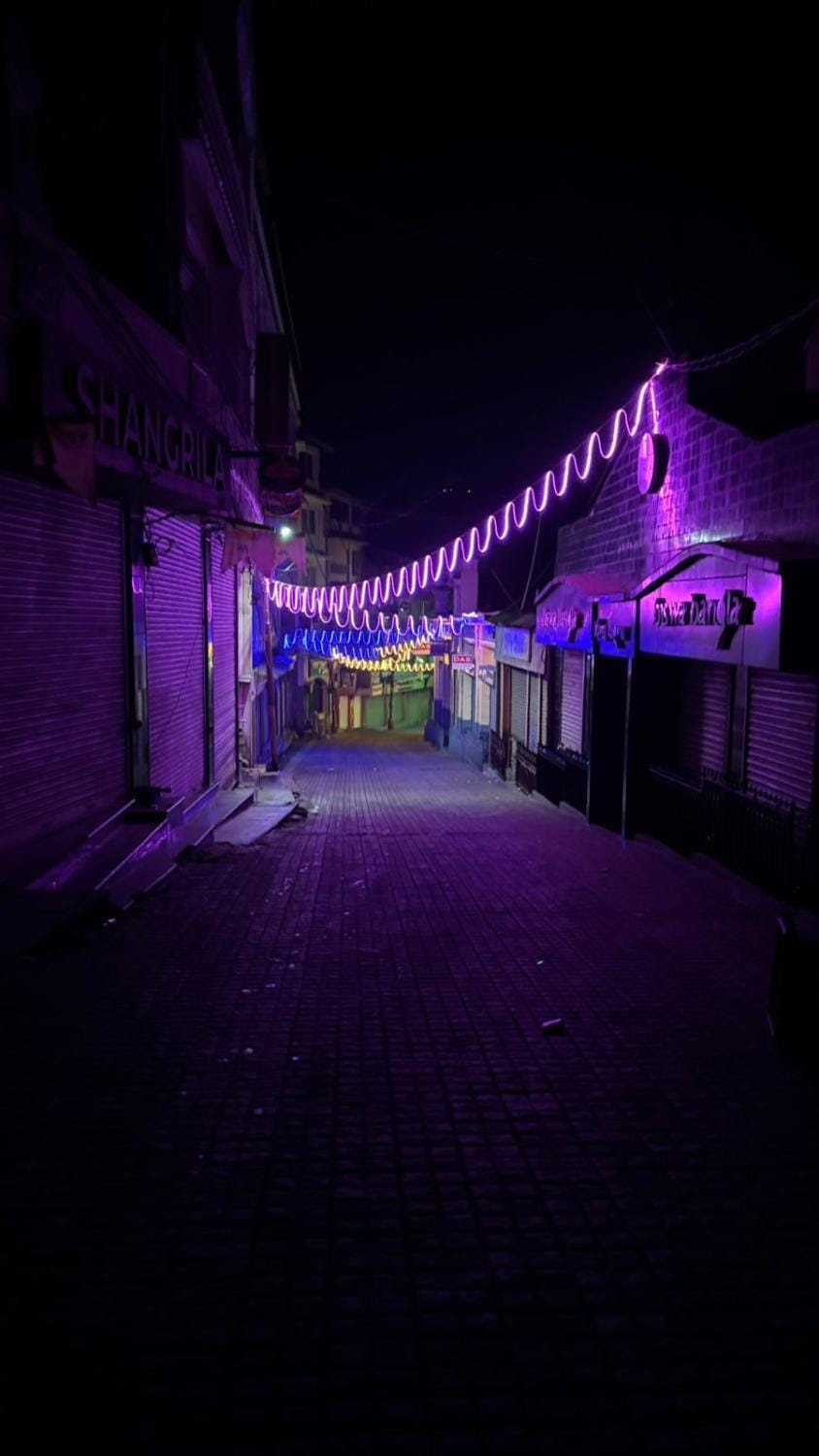 Restaurant/places to eat, Night