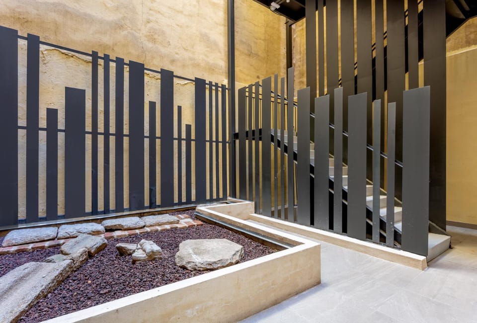 Patio, Inner courtyard view