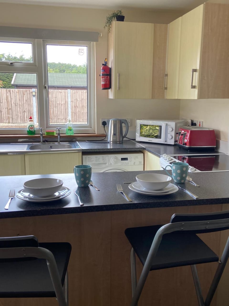 Kitchen or kitchenette, Dining area, stove