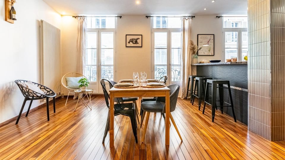 Living room, Lounge or bar, Dining area, Meals, Meals