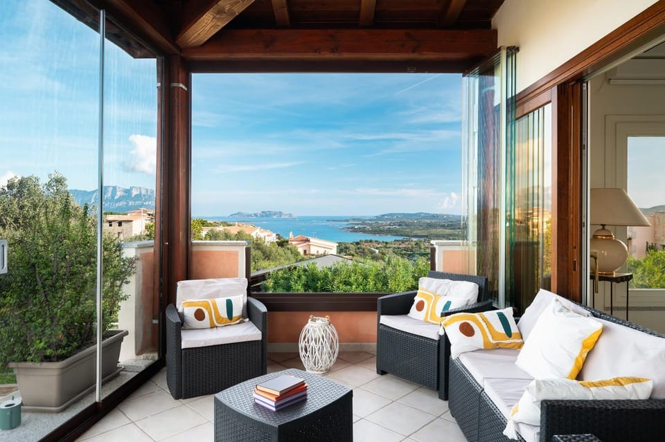 Villa Aurazure by Klodge Villa in Porto Istana
