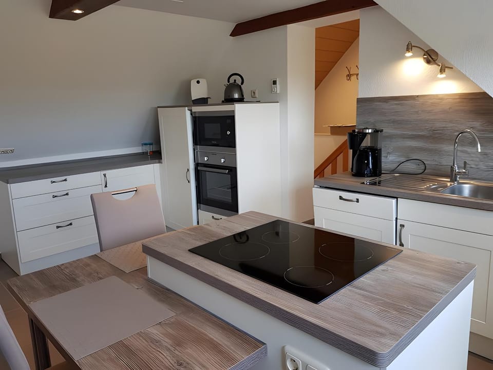 Kitchen or kitchenette, Living room