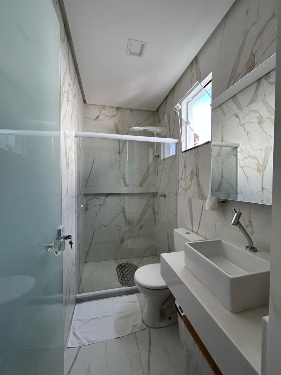 Shower, Bathroom, towels