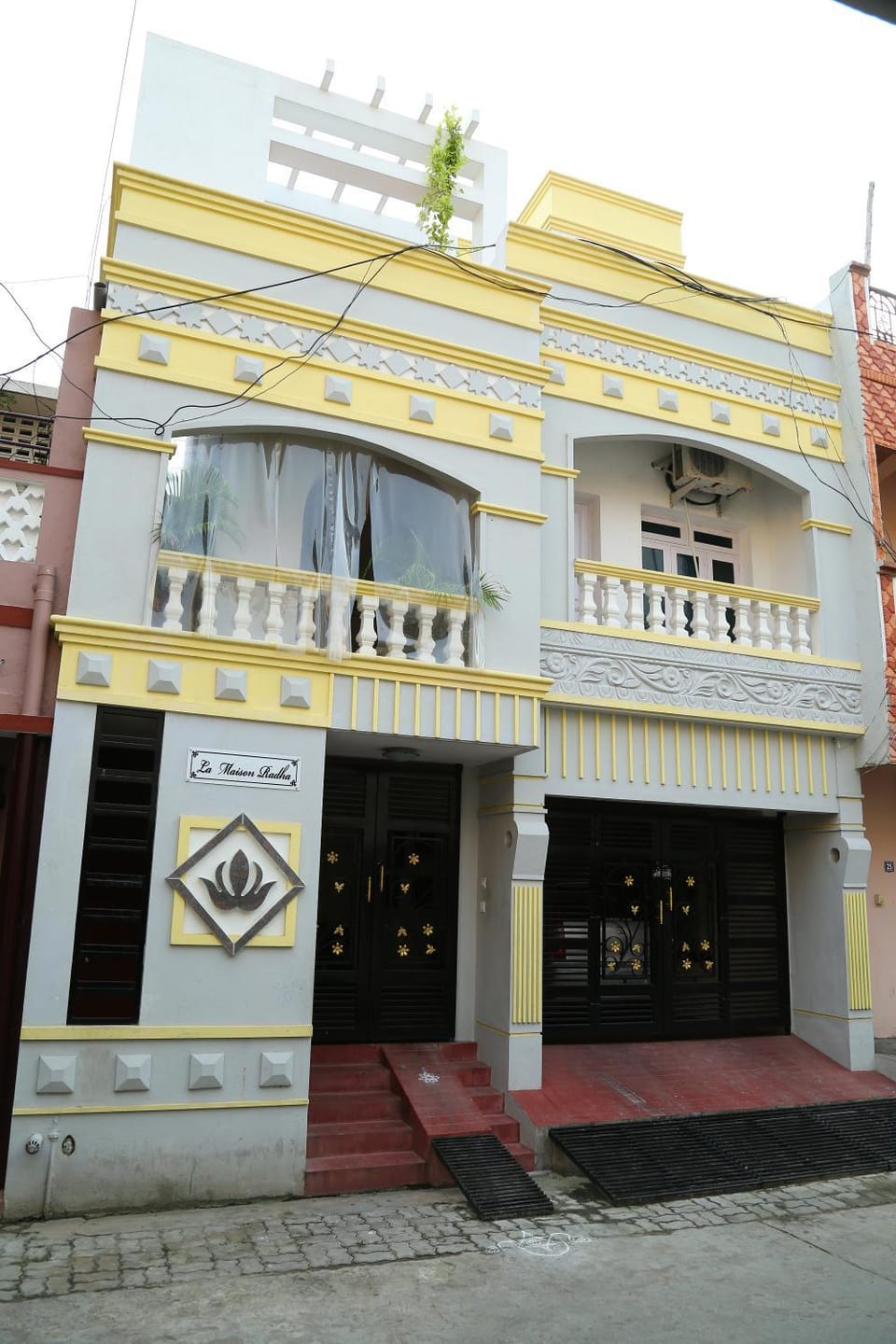 Property building, Facade/entrance