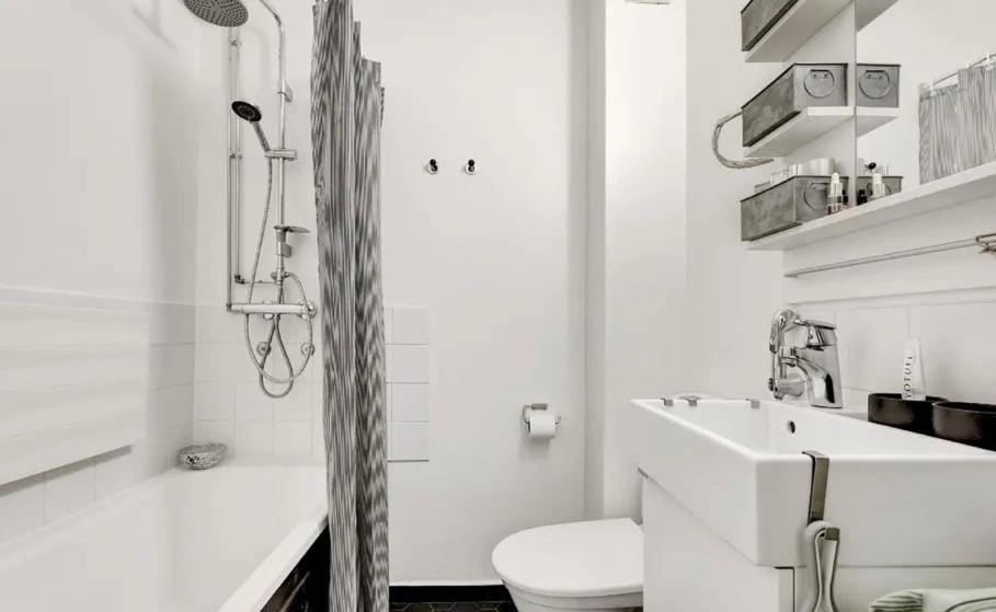 Shower, Toilet, Bathroom