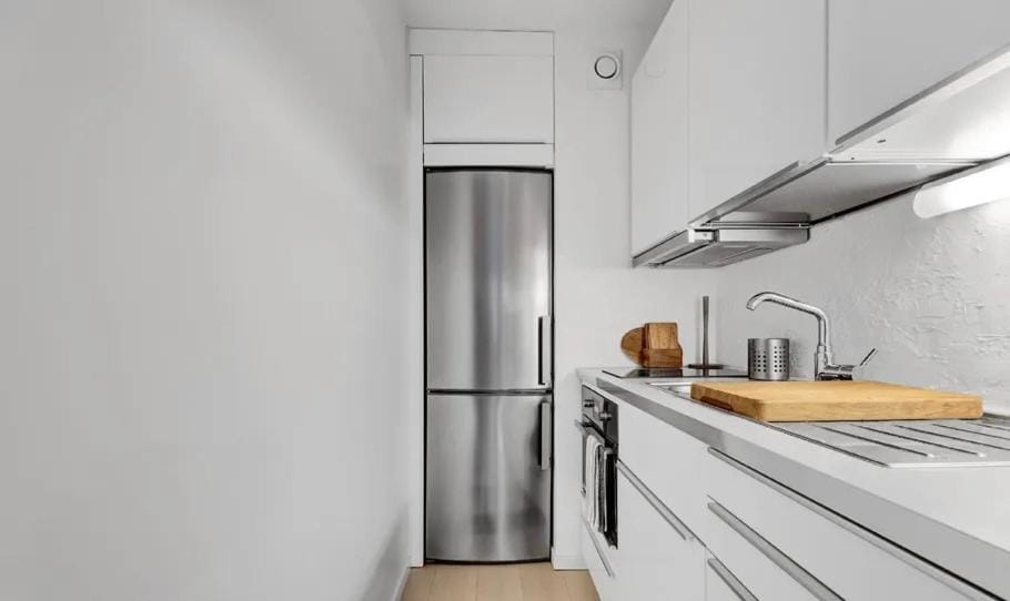 Kitchen or kitchenette, oven, stove