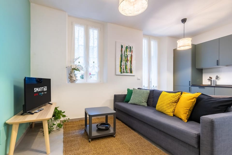 TV and multimedia, Kitchen or kitchenette, Living room
