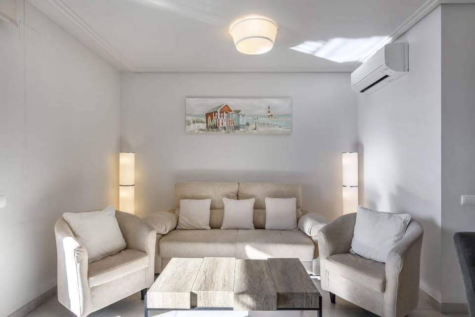 Communal lounge/ TV room, Living room