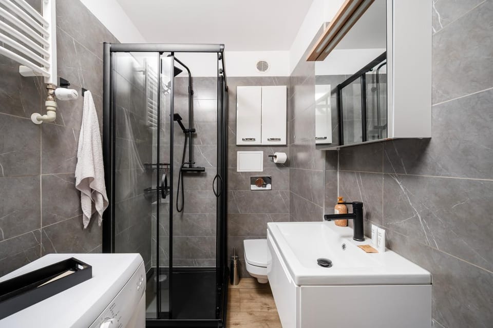 Shower, Bathroom, towels
