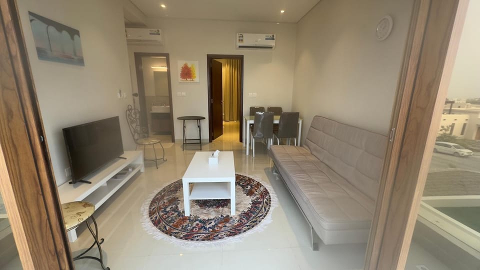 Communal lounge/ TV room, TV and multimedia, Living room, Seating area, Evening entertainment