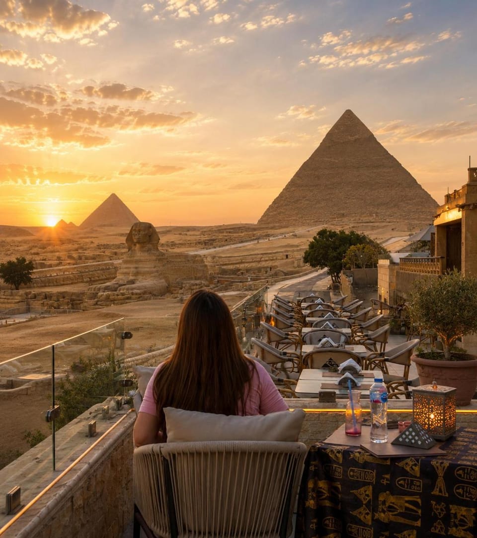 Nearby landmark, Restaurant/places to eat, Day, People, Natural landscape, Food and drinks, Banquet/Function facilities, Dining area, Food, Sunrise, Sunset, group of guests
