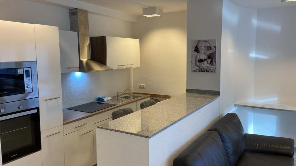 Neu renovierte Whg nähe Wasserbahnhof und Krankenhaus mit Aufzug Große Küche Apartment in North Rhine-Westphalia