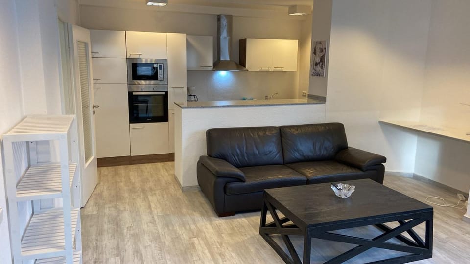 Neu renovierte Whg nähe Wasserbahnhof und Krankenhaus mit Aufzug Große Küche Apartment in North Rhine-Westphalia