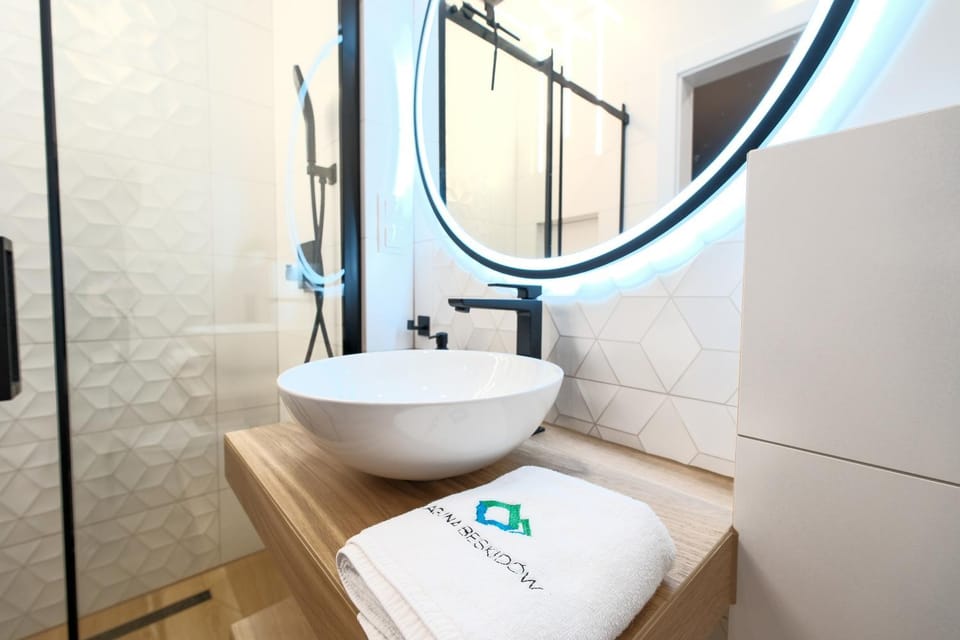 Shower, Bathroom, towels
