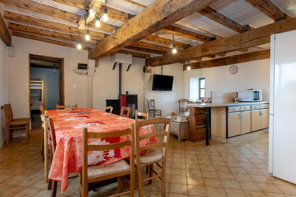 Property building, Kitchen or kitchenette, Living room