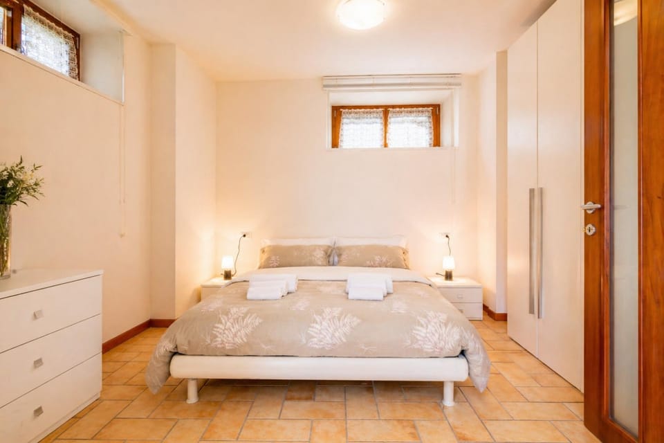 Bed, Photo of the whole room, Bedroom, wardrobe