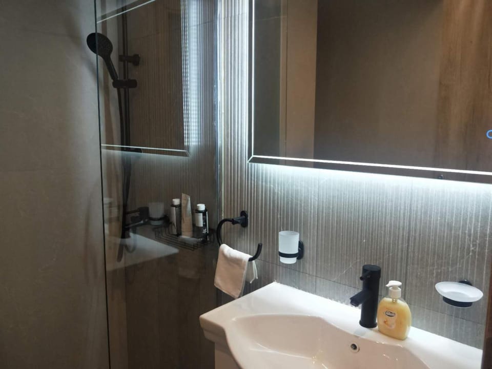 Bathroom, towels