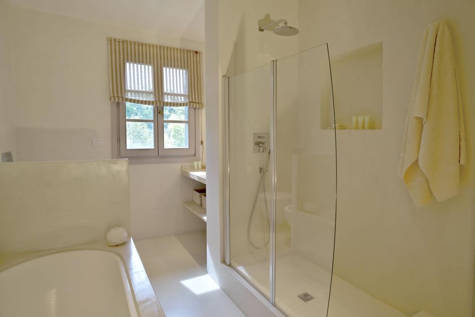 Shower, Toilet, Bathroom, Bath, towels