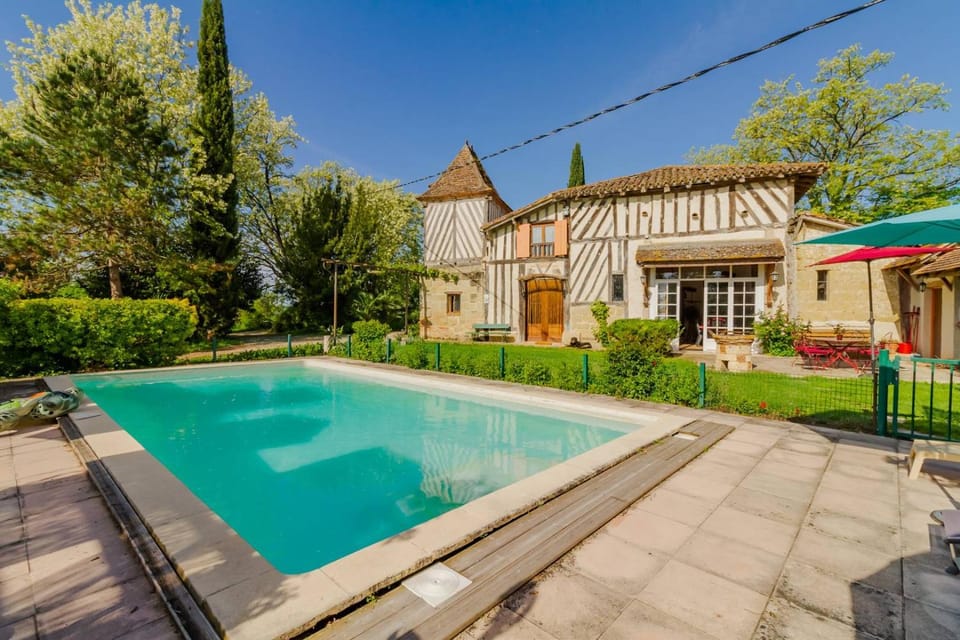 Property building, Garden view, Pool view
