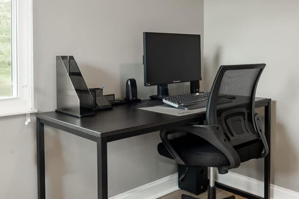 Amazing Pool & Walk to the Park House in Ohio