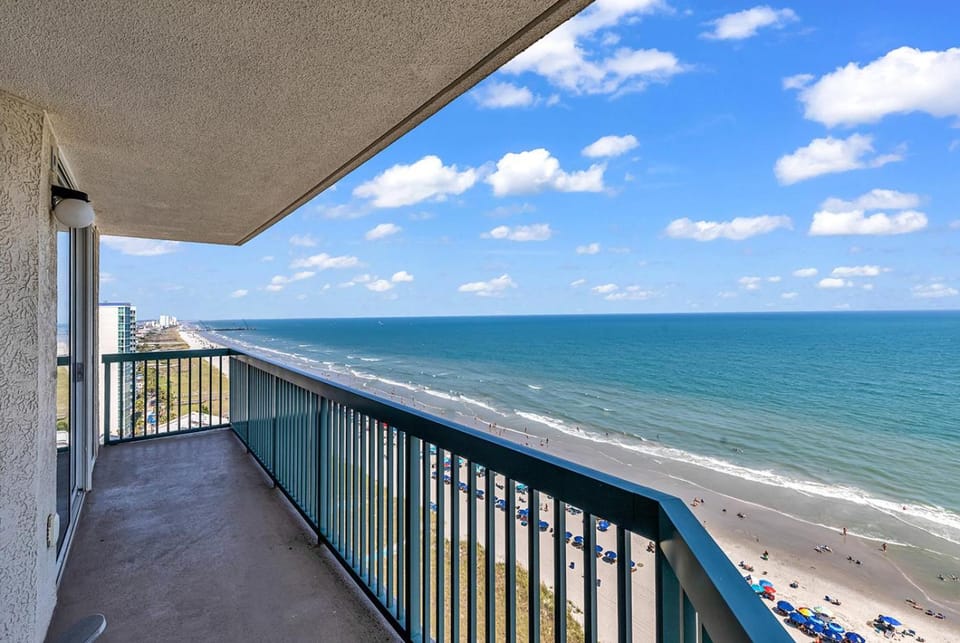 View (from property/room), Balcony/Terrace, Beach