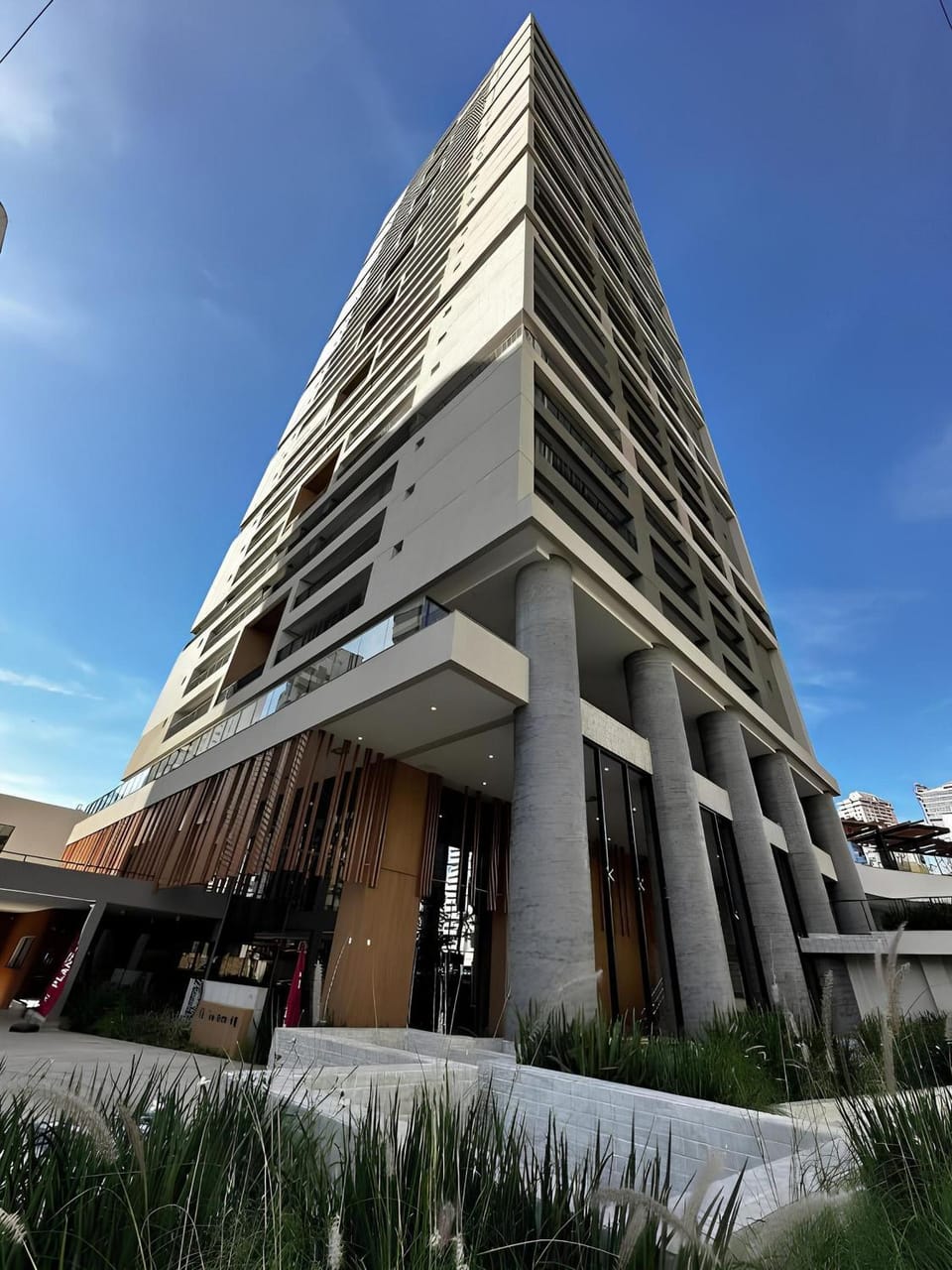 Facade/entrance