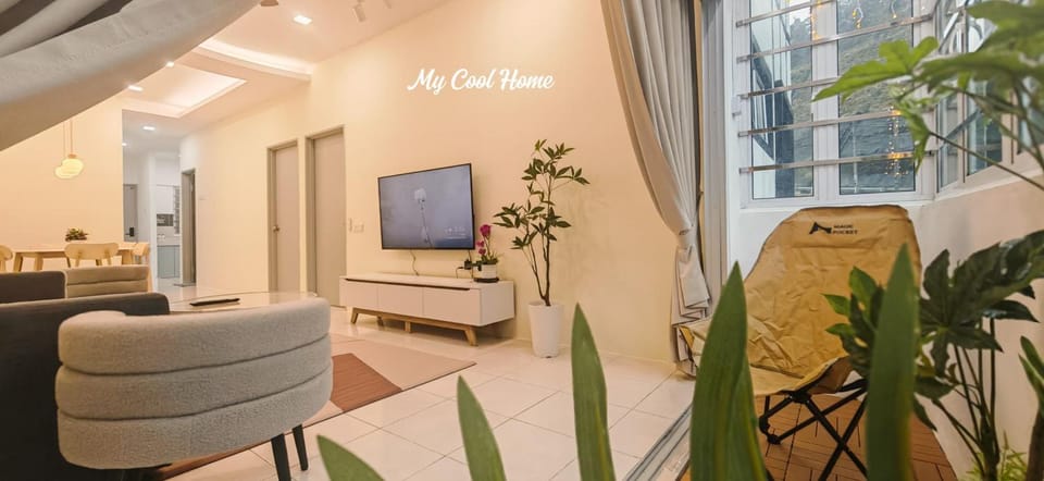 Communal lounge/ TV room, TV and multimedia, Living room, Seating area, Evening entertainment