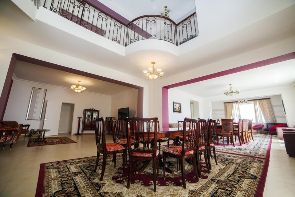 Day, Lounge or bar