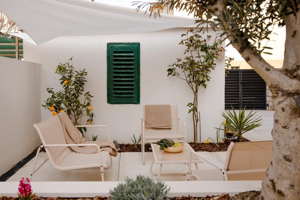 Patio, Inner courtyard view