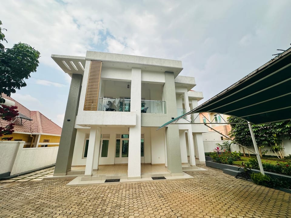 Kibagabaga 5 - Bedroom Villa Villa in Africa