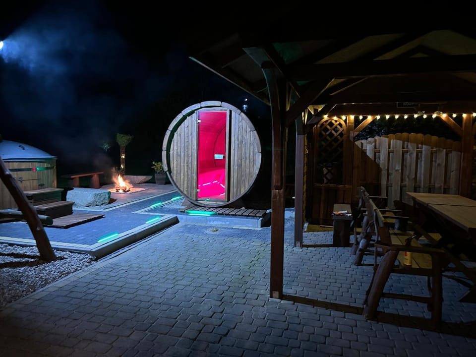 Night, Sauna