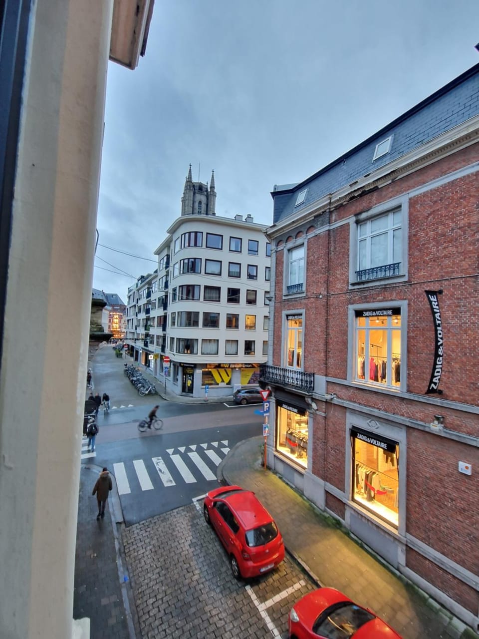 City view, Street view