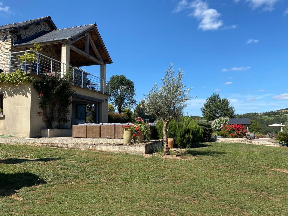 Property building, Garden view